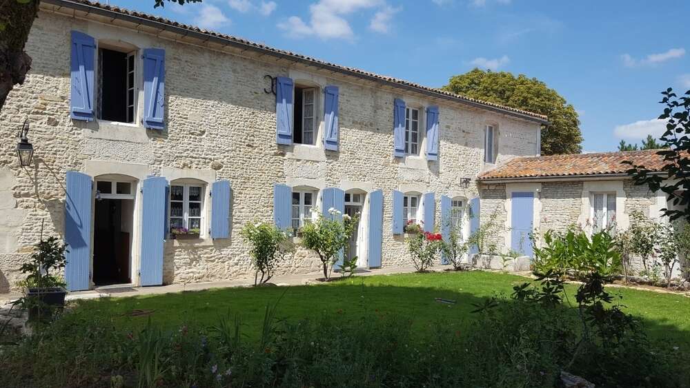 Charming family friendly B&B with pool near La Rochelle France